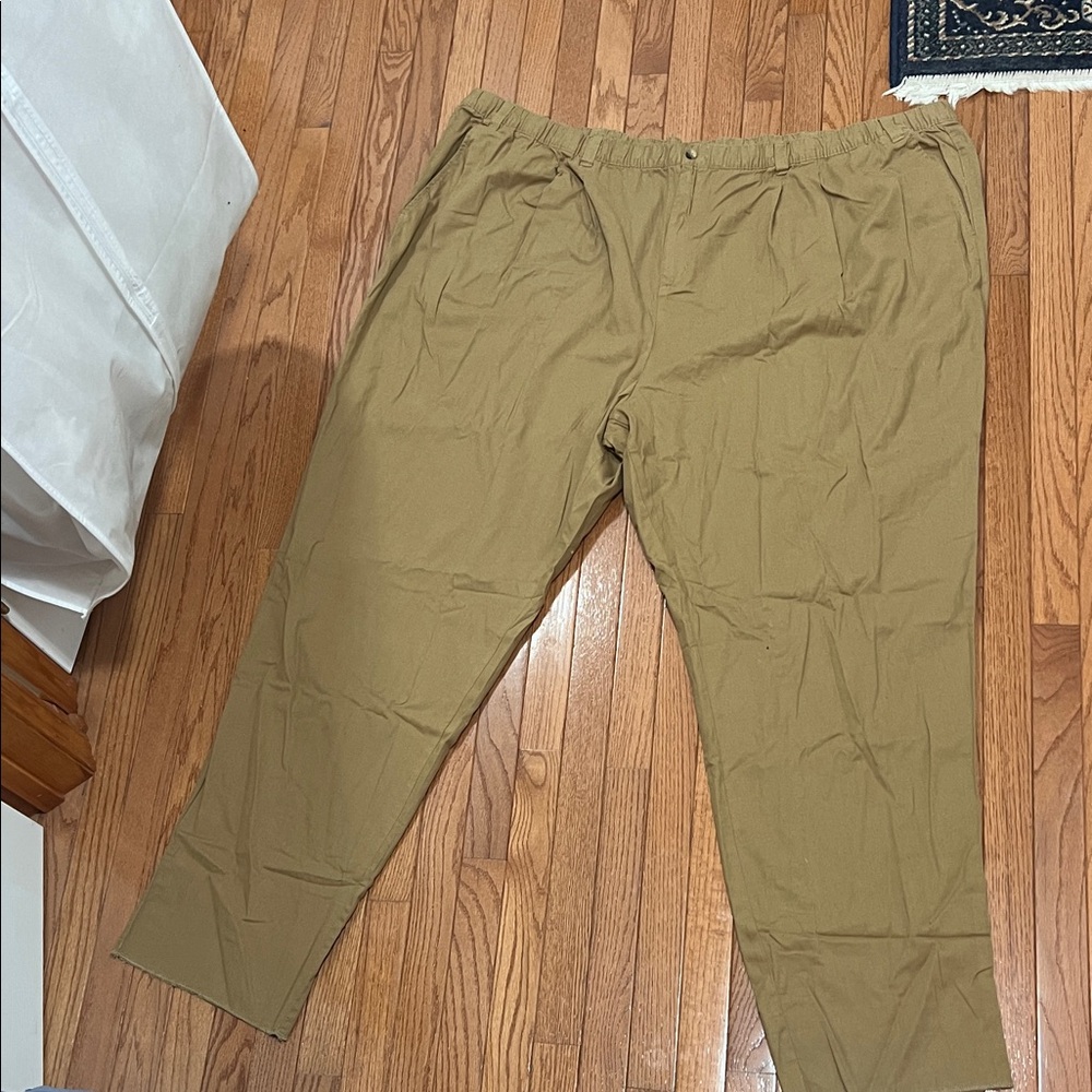 Classic Men's Khaki Chinos